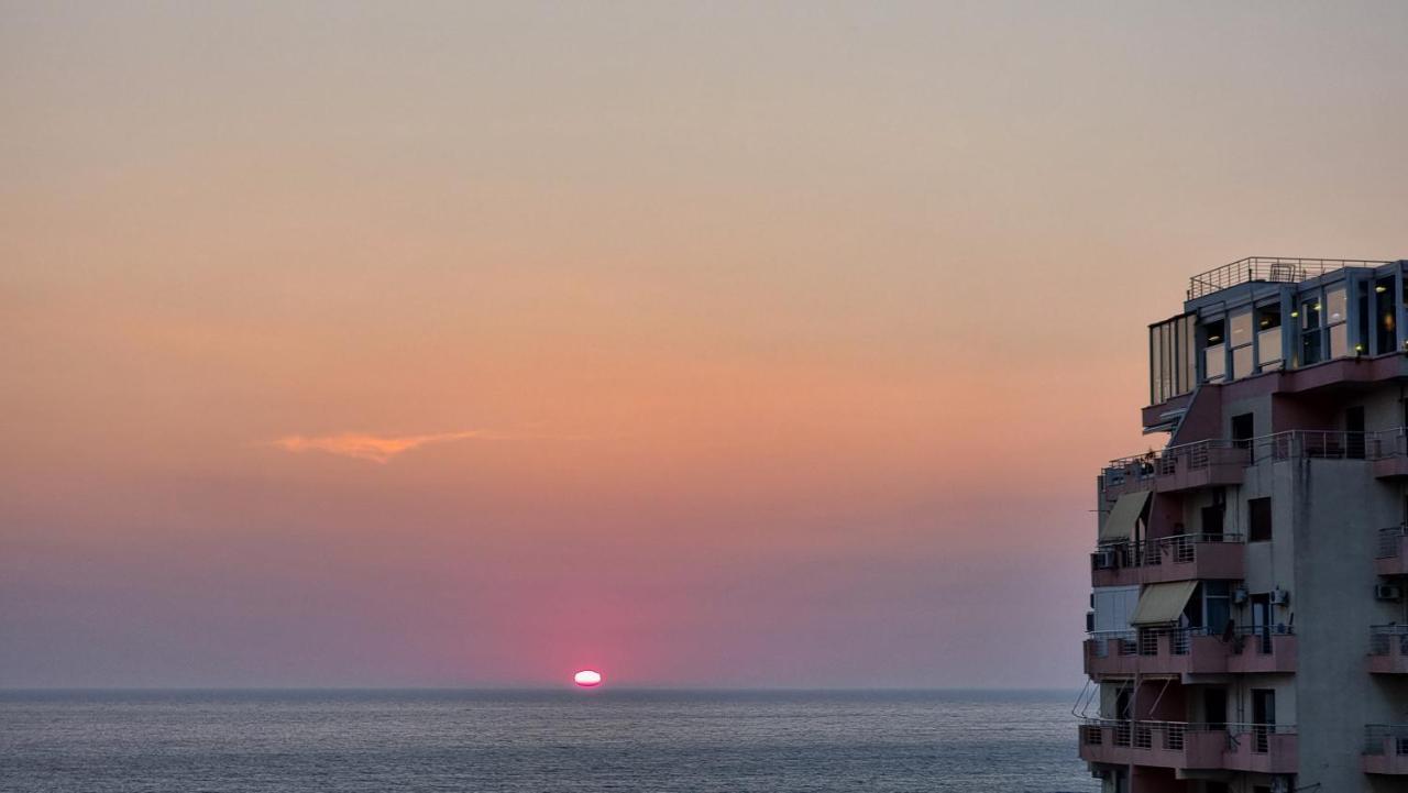 Sunset Seaview Apartment Durrës Buitenkant foto